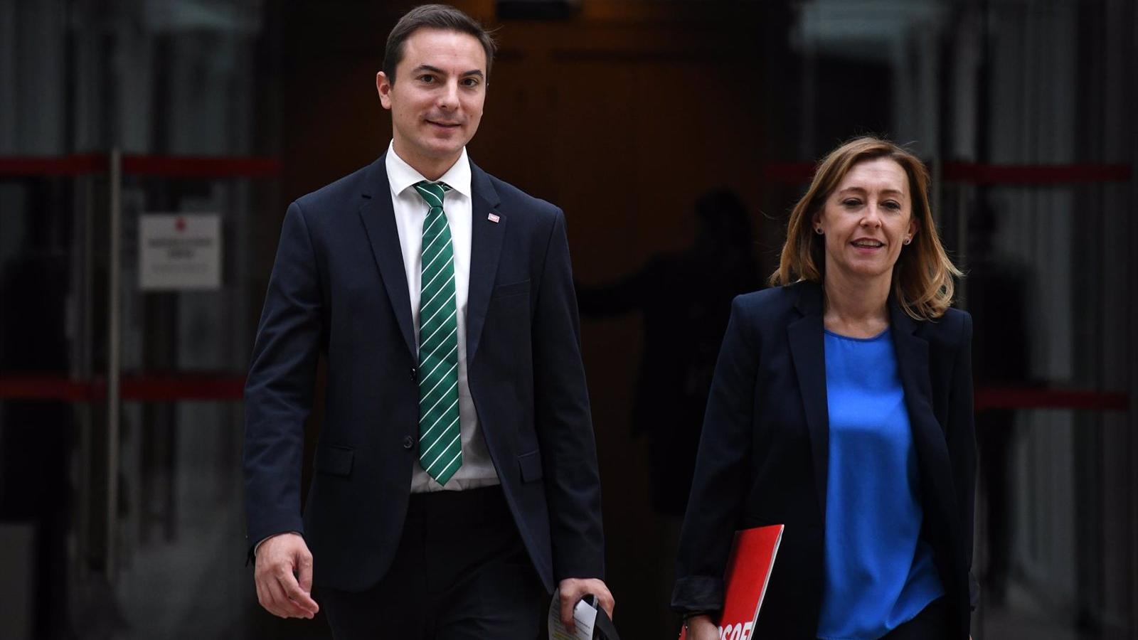 Lobato reprocha "los ataques, insultos y alguna mentira" en el debate de investidura