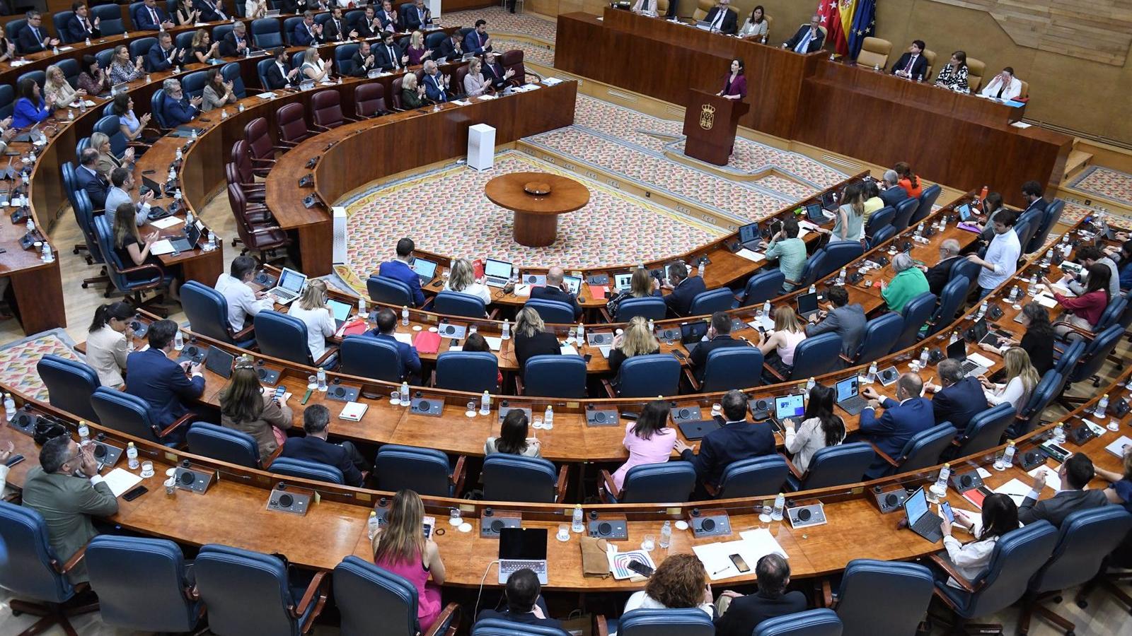 Isabel Díaz Ayuso, investida presidenta de la Comunidad de Madrid con mayoría absoluta