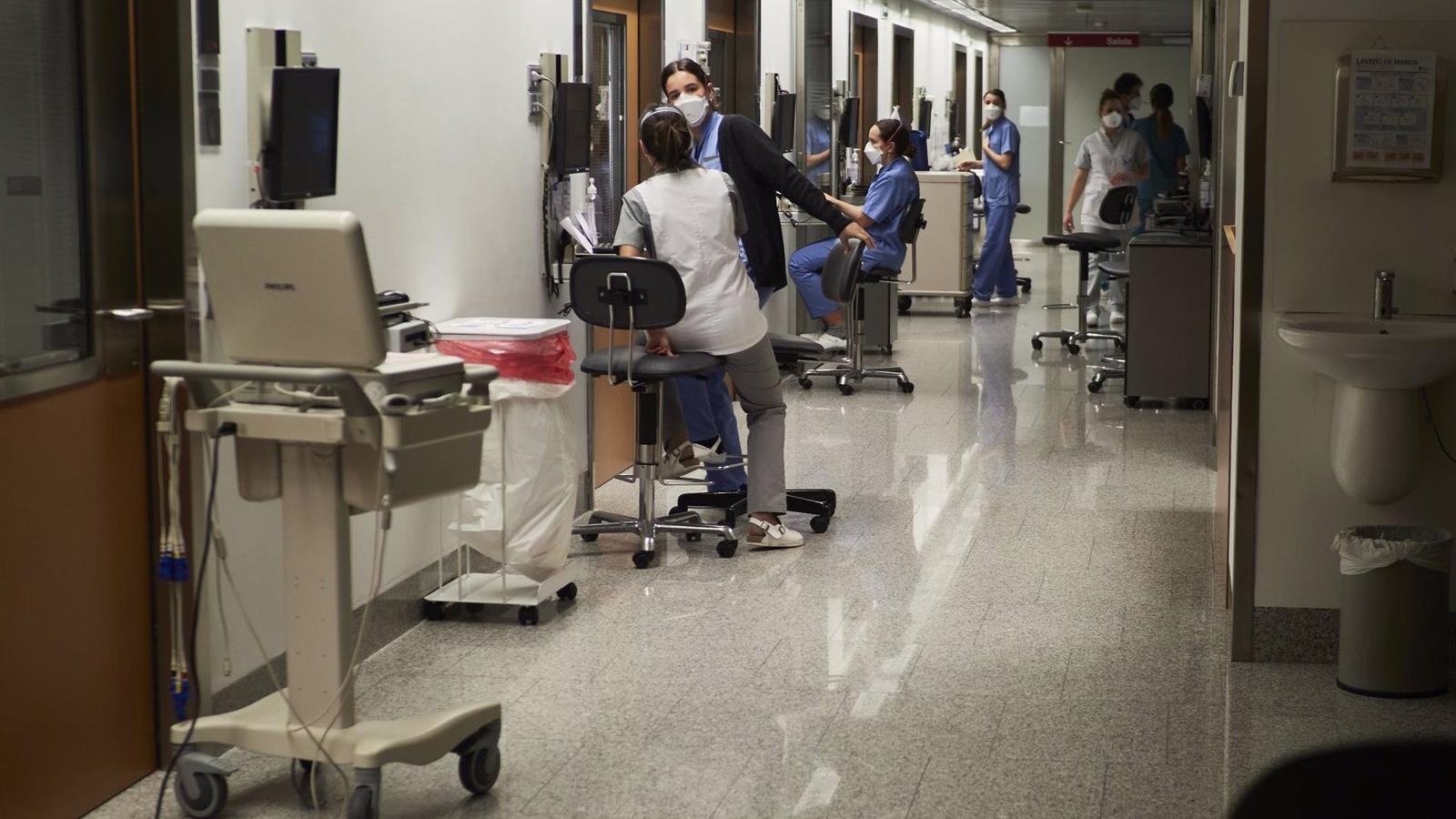 Acuerdan retirar la obligatoriedad de las mascarillas en centros sanitarios, sociosanitarios y farmacias