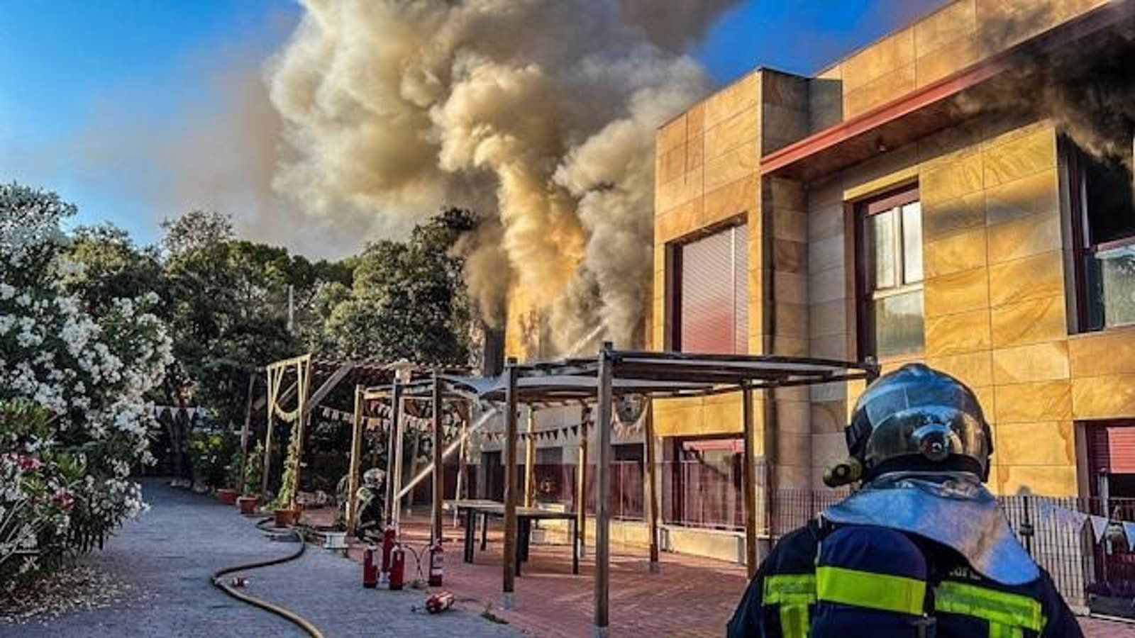 Realojan a 74 usuarios de la residencia de Torrelodones a otros centros tras el incendio