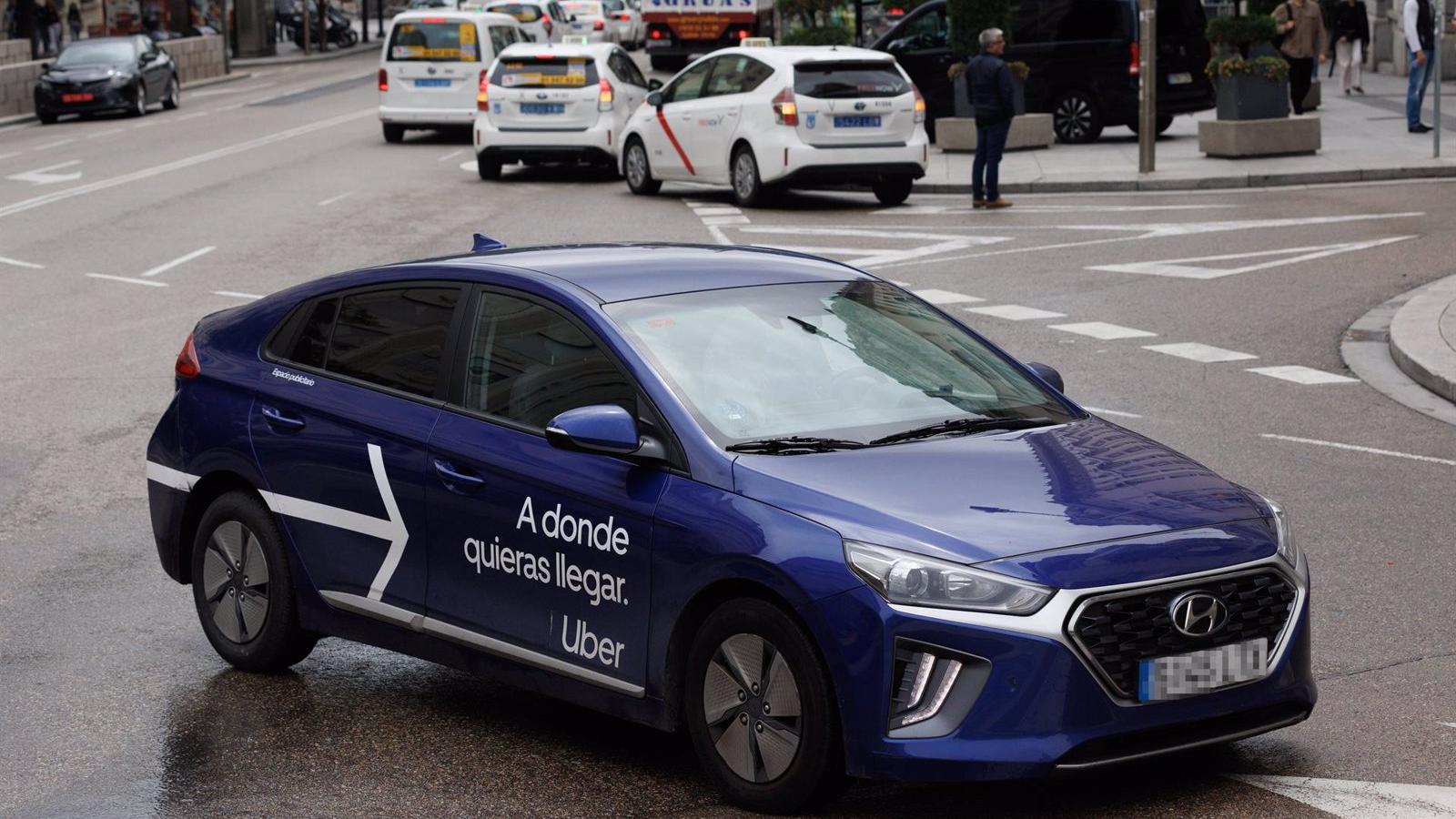 El Gobierno defiende que las restricciones a las VTC "no perjudican a nadie" y también se aplicarán al taxi