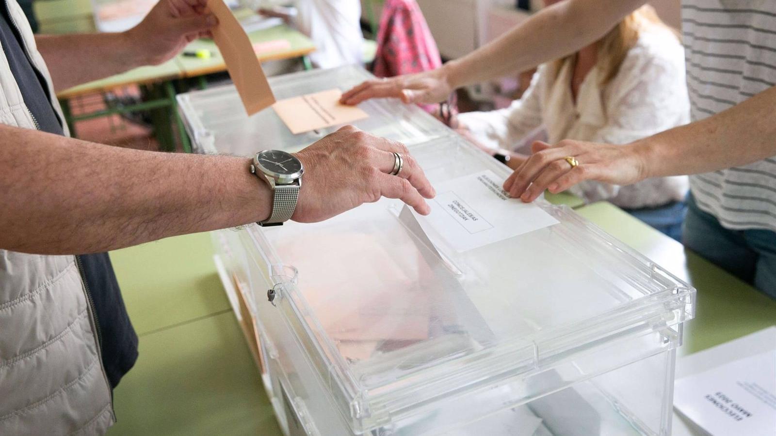 Último día para sortear las mesas electorales en las que se convocará a más de medio millón de españoles entre titulares y suplentes