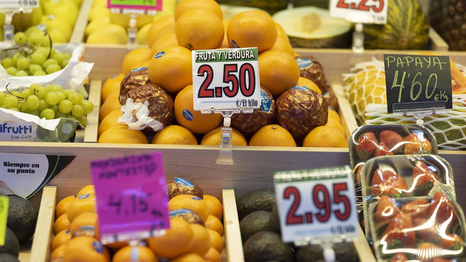 La inflación se modera más de un punto en junio, hasta el 1,9%, y la subyacente cae hasta 5,9%