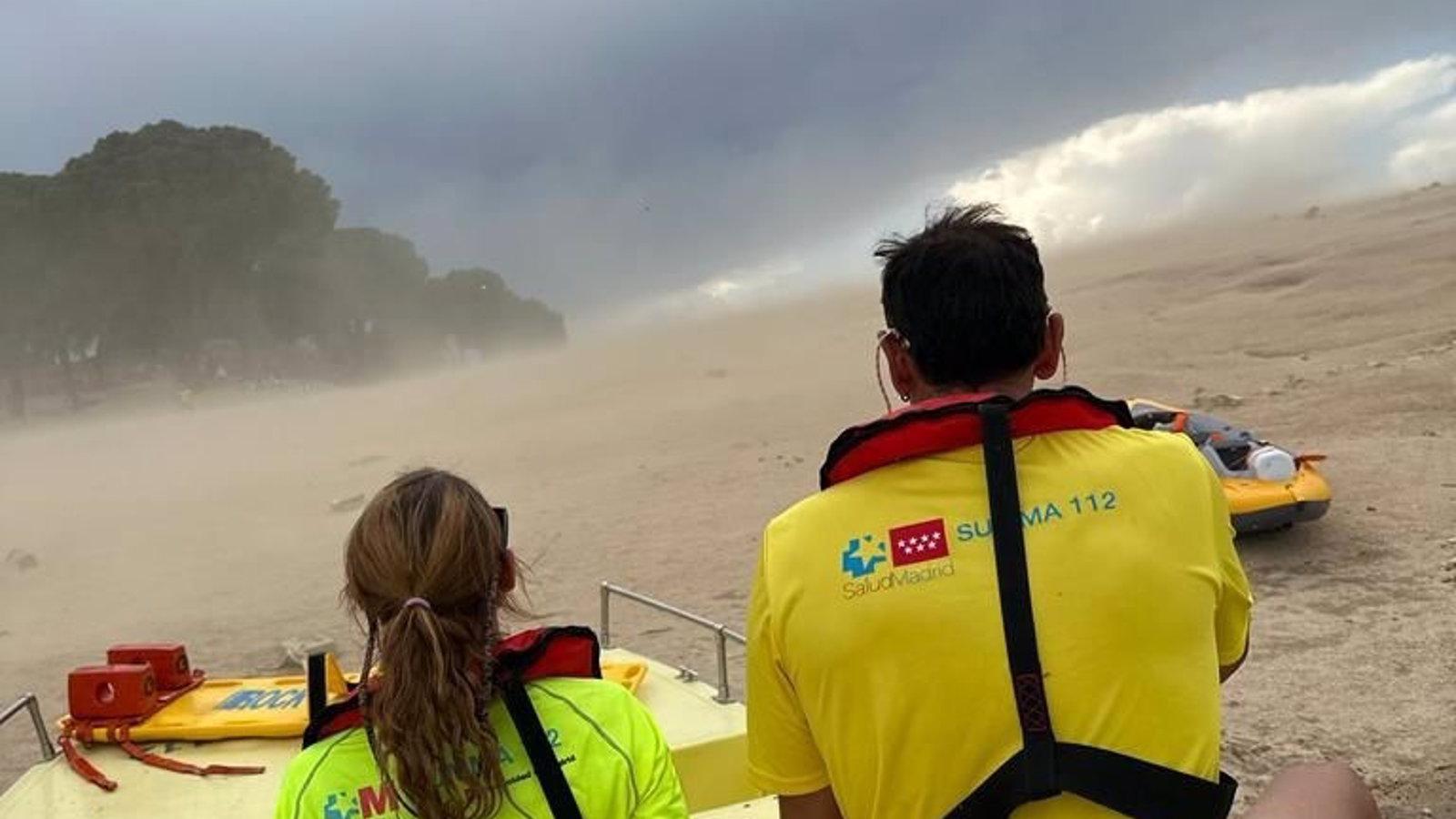 Rescatan con un helicóptero a una mujer tras caer por una ladera de rocas en el Pantano de San Juan