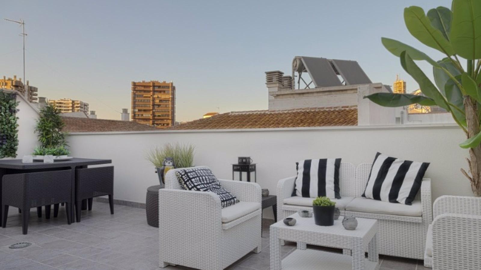 Las pernoctaciones en apartamentos turísticos de la región crecen en mayo un 16,88% más