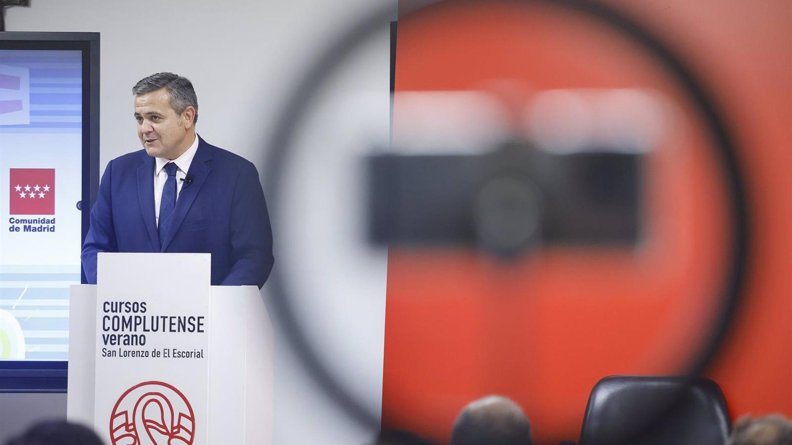 Jorge Rodrigo recalca el papel del transporte como "elemento indispensable para la vertebración territorial"
