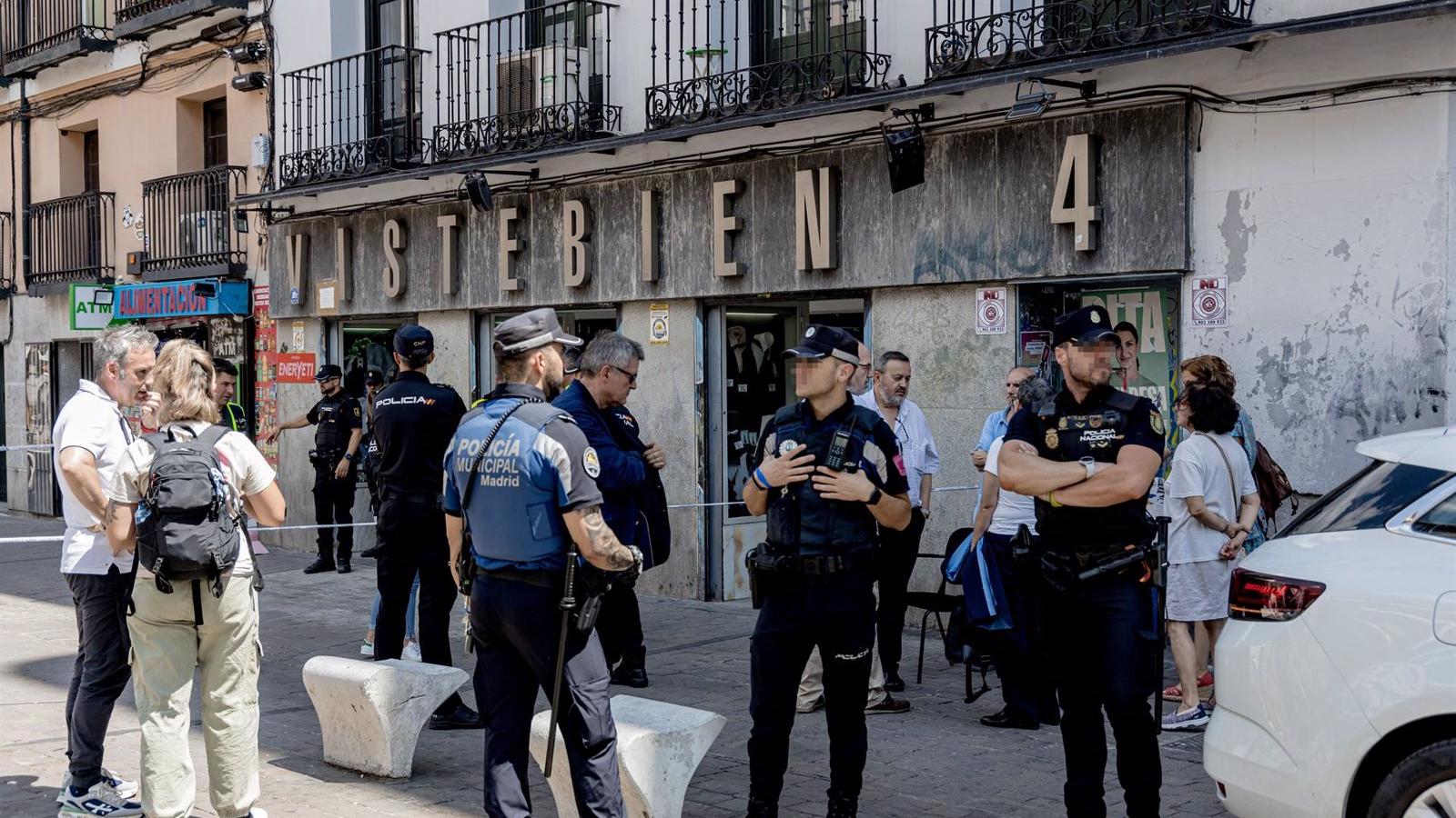 La mujer asesinada a puñaladas en una tienda de Tirso de Molina era la dueña del establecimiento