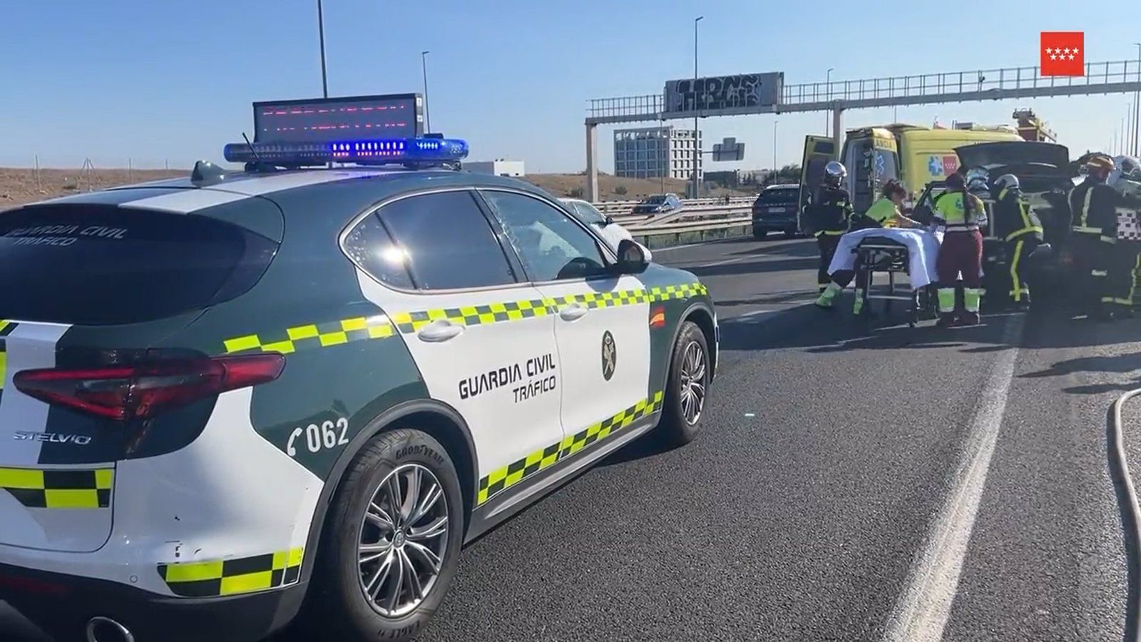 Una mujer resulta herida grave tras chocar con otro turismo en un accidente en la A-5