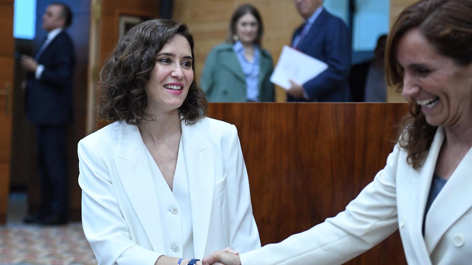 Mónica García manda "un abrazo y mucho ánimo" a Díaz Ayuso ante los "días dolorosos y complicados" tras su aborto