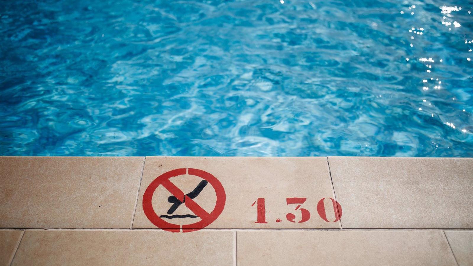 Sanz destaca que este verano están abiertas 20 de 22 piscinas, "la cifra más alta de la serie histórica"