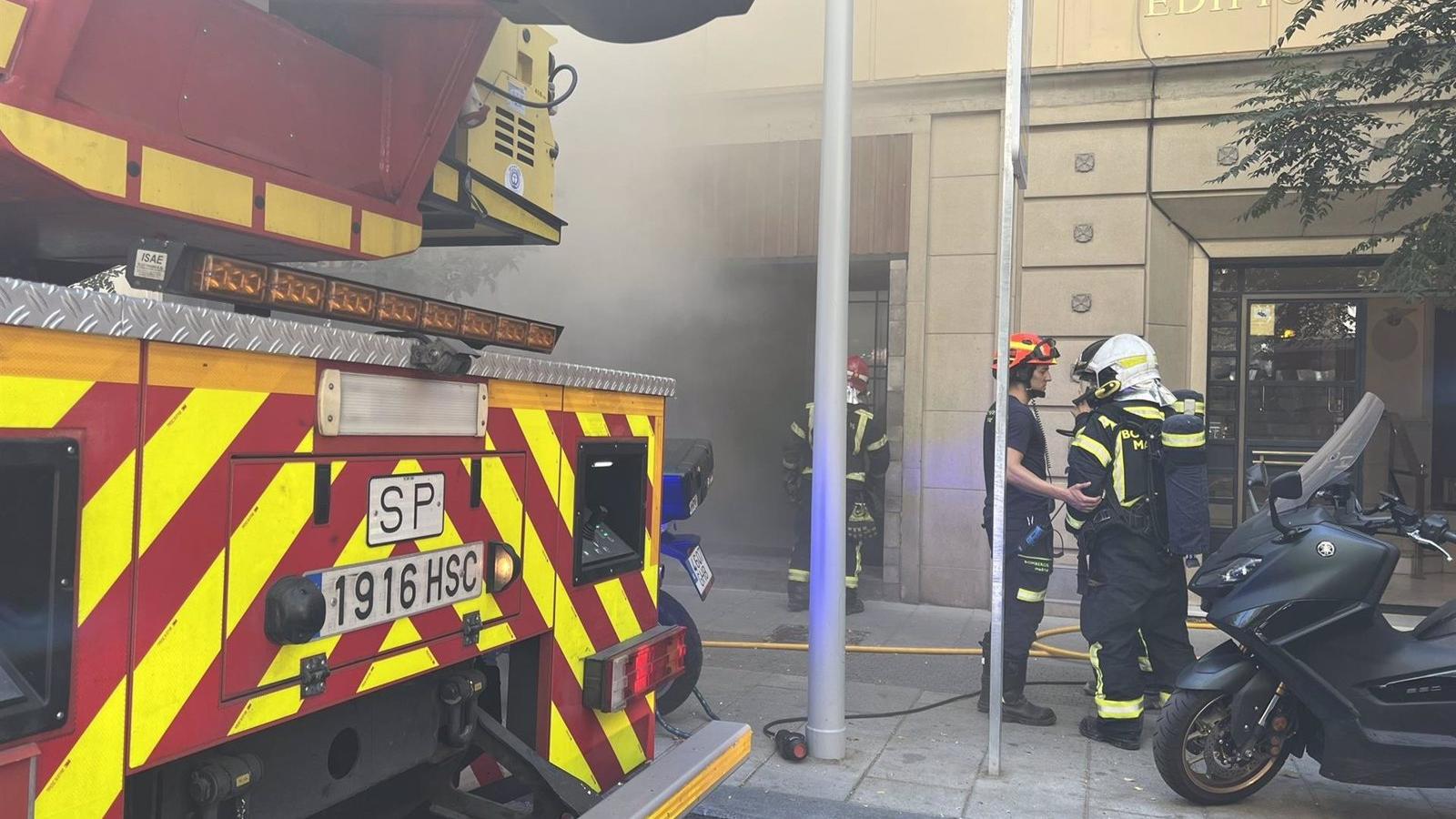 Un incendio en un restaurante de Ponzano genera gran cantidad de humo y afecta a parte del local