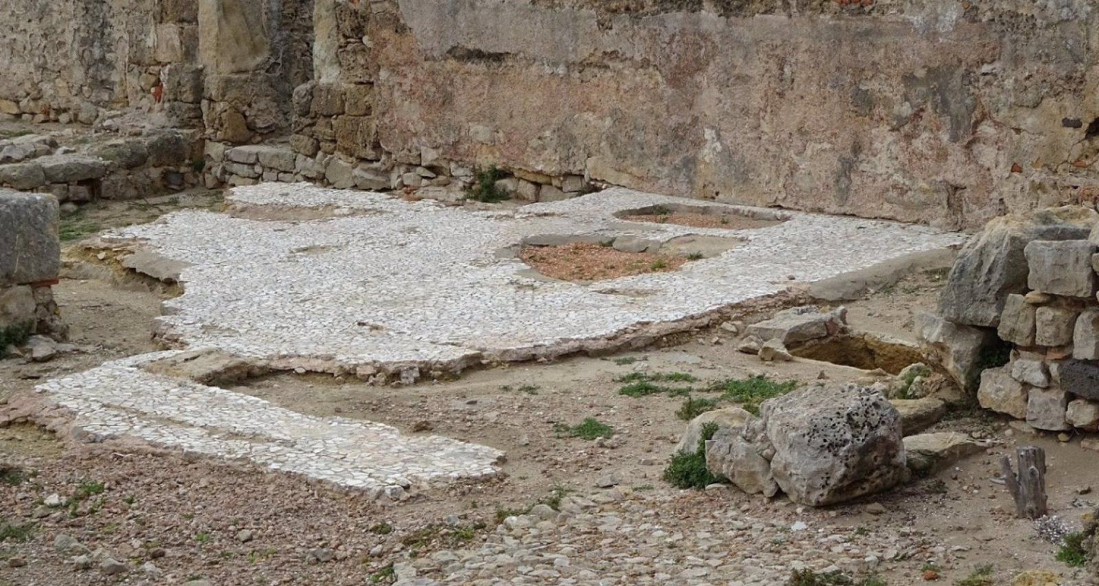 El yacimiento islámico de Alcalá la Vieja, en Alcalá de Henares, declarado Bien de Interés Cultural