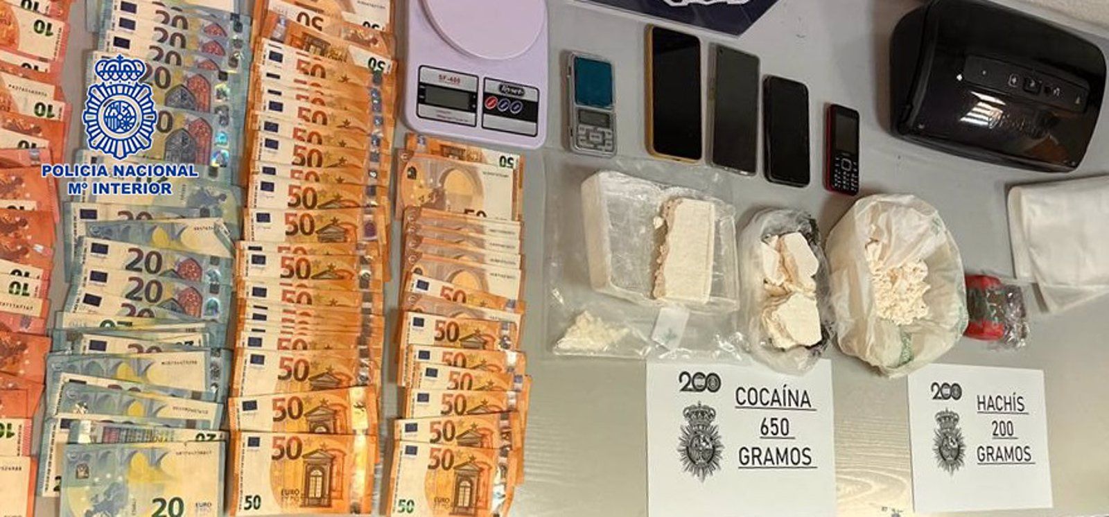 Detenido un hombre de 70 años por vender droga desde su domicilio en Alcobendas