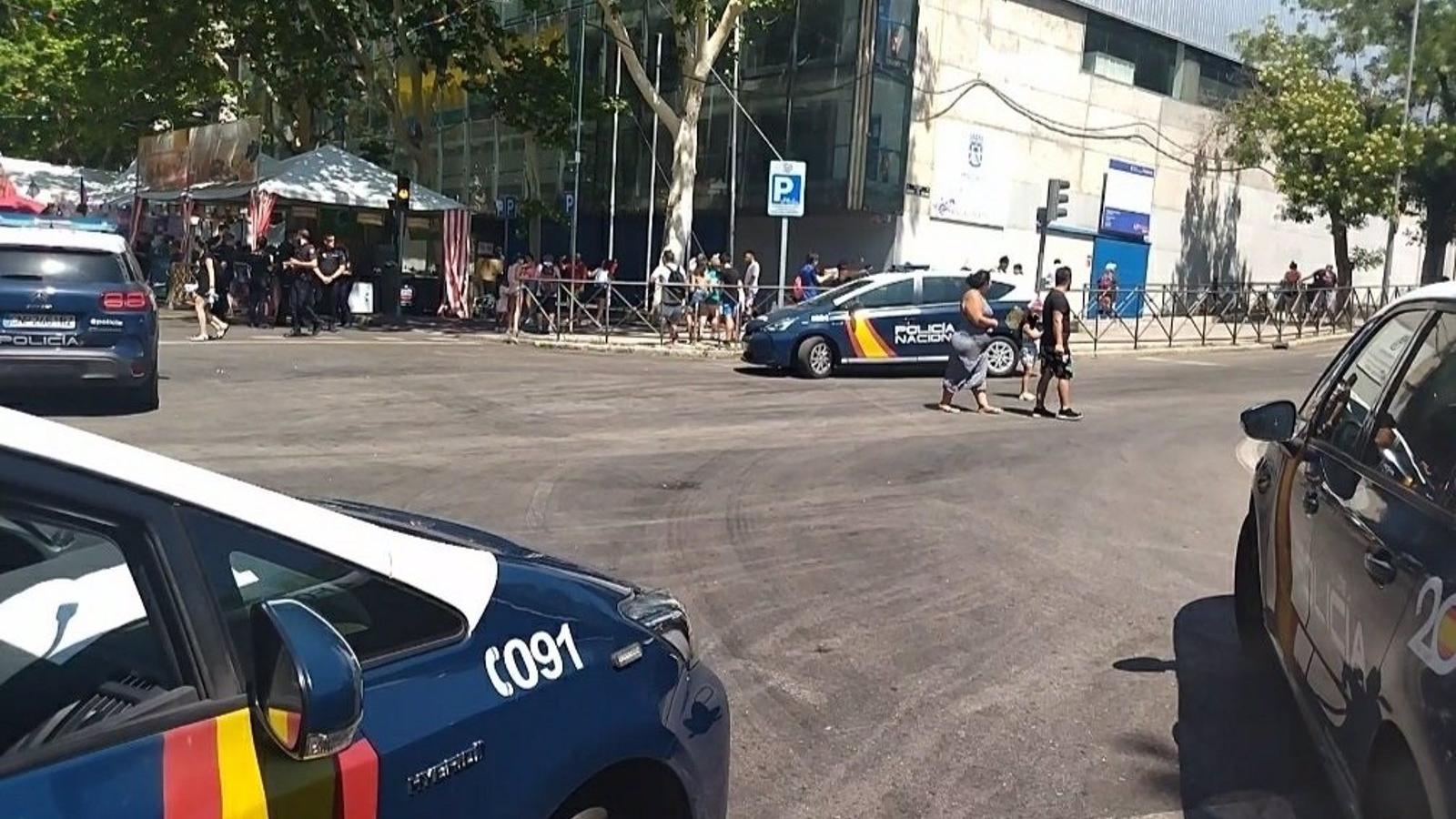 Cinco detenidos por atacar la caseta de Vox en las fiestas de Puente de Vallecas