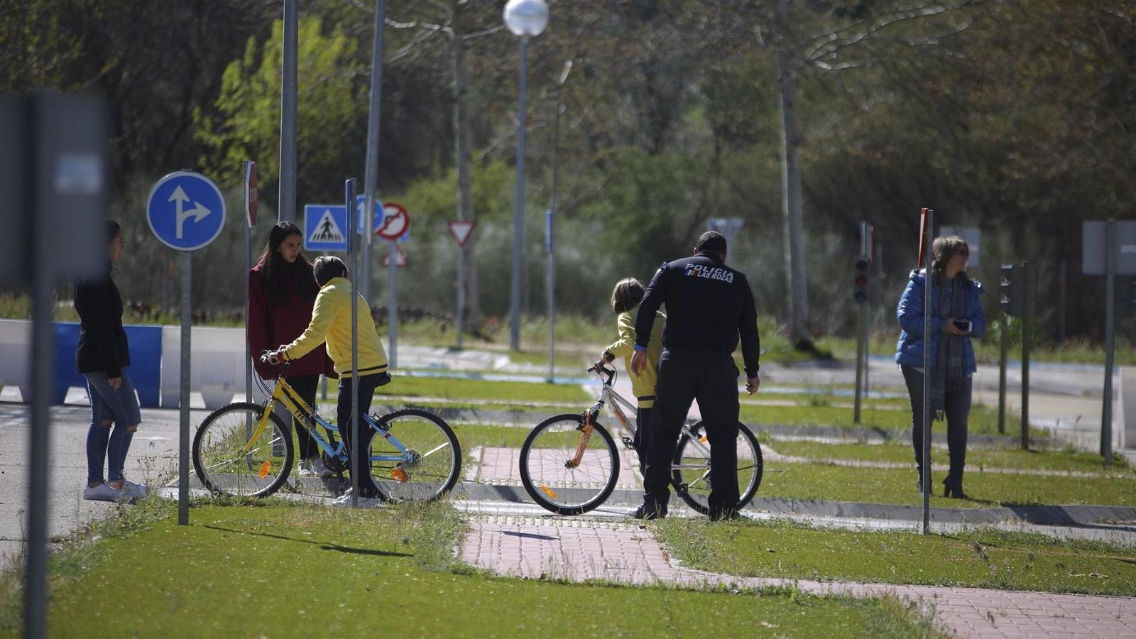 La Policía Local de Las Rozas impartió formación a más de 6.000 alumnos este curso