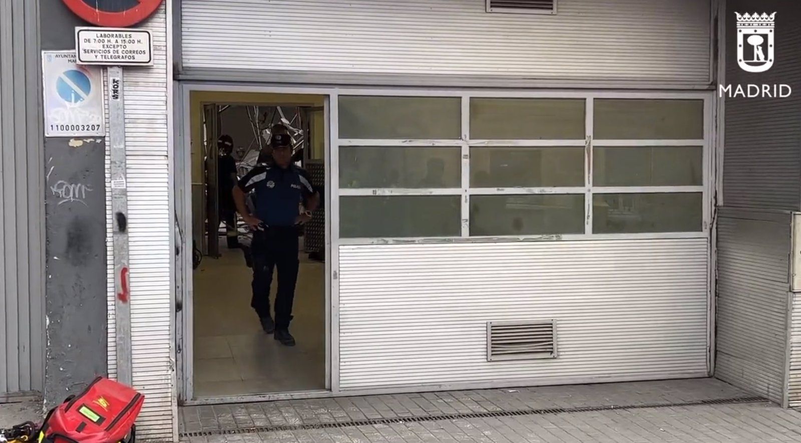 Derrumbe de un forjado en un muelle de Correos en el distrito de Carabanchel