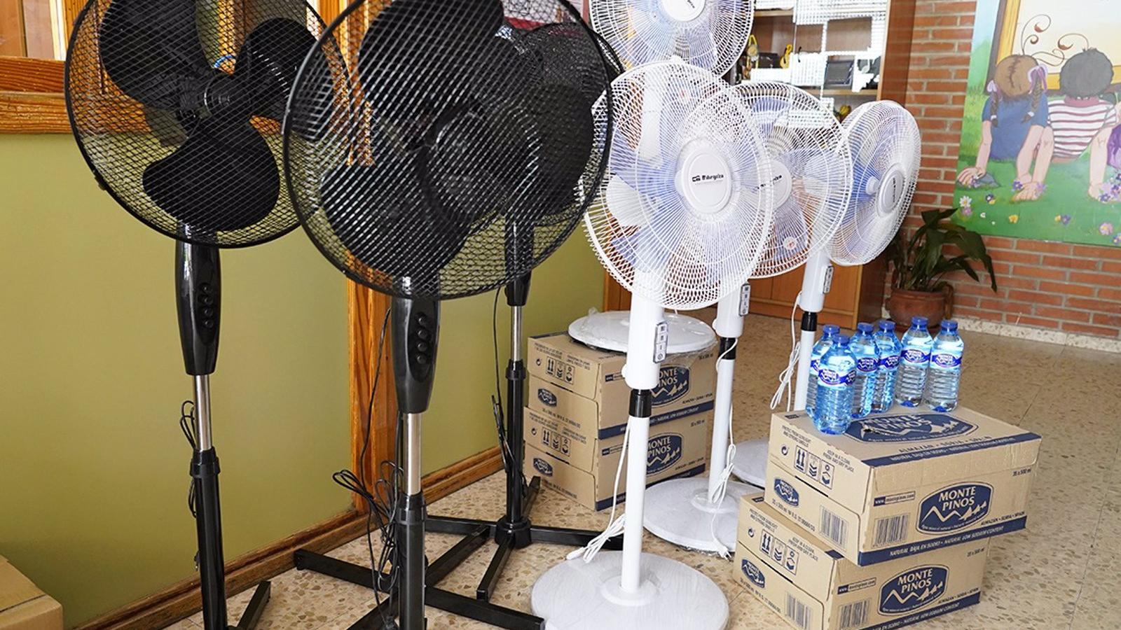 Torrejón repartirá 250 ventiladores y 6.000 botellas de agua en 16 colegios electorales el 23J