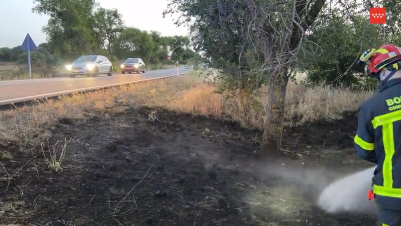  Muere un conductor al salirse de la M-625 y chocar contra un árbol