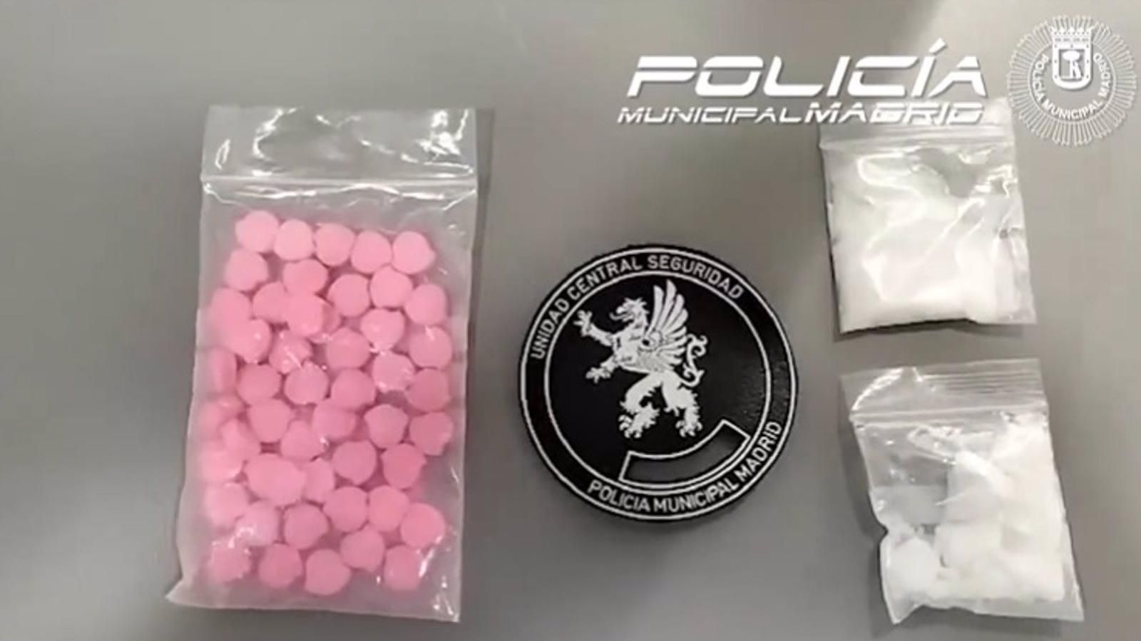 Detenido un pasajero de VTC por llevar varios tipos de drogas en sus pantalones