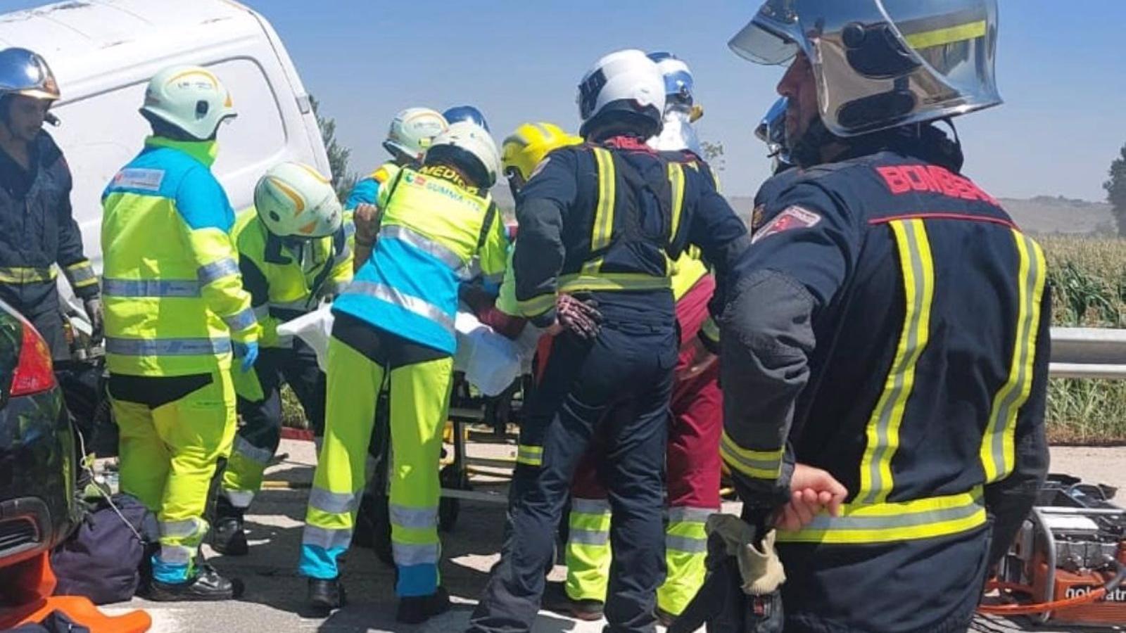 Dos heridos al chocar frontalmente dos vehículos en la M-307