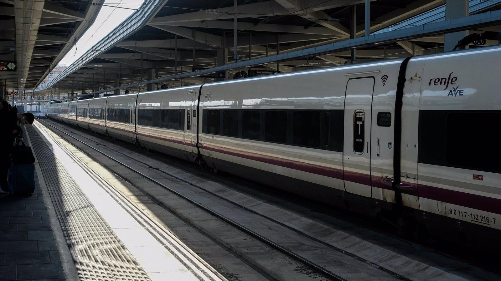Suspendida la circulación de trenes entre Valencia y Madrid por una incidencia