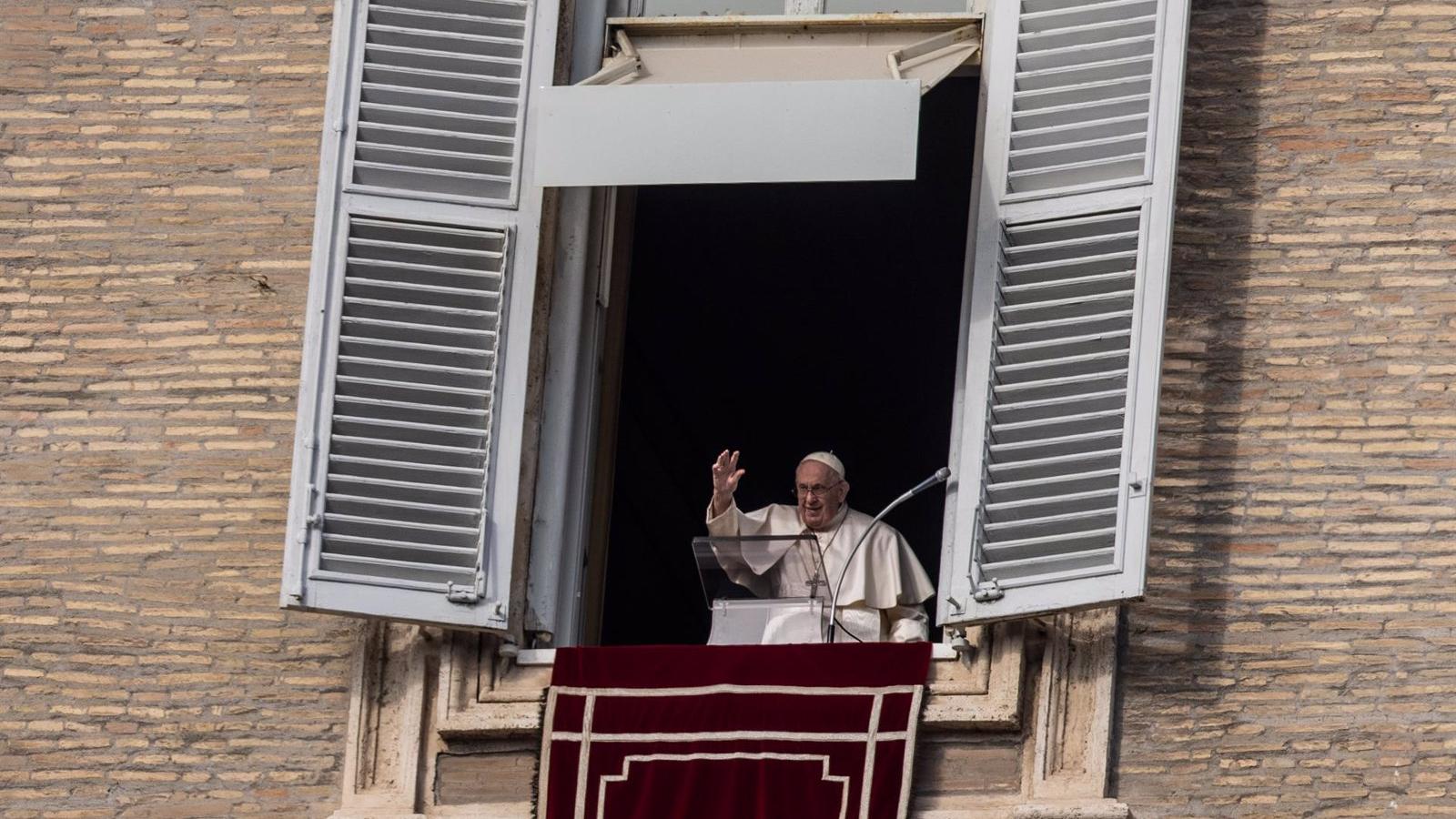El Papa demanda que los ancianos y los jóvenes crezcan juntos para construir una sociedad "fraterna"