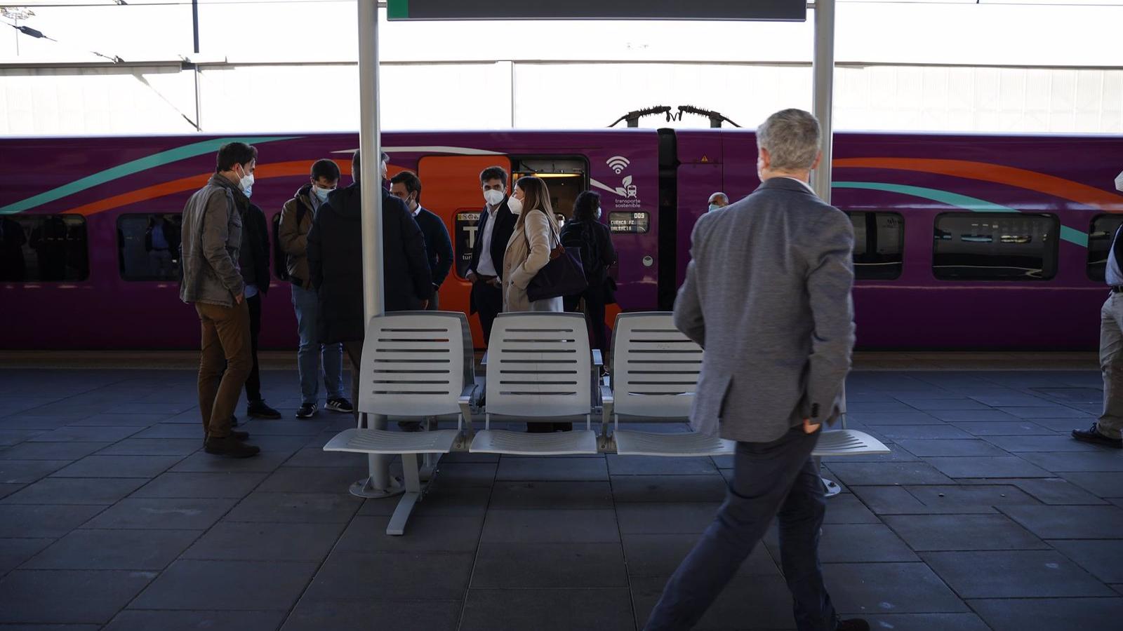 Unos 3.500 viajeros de Renfe han sido afectados por la suspensión de trenes