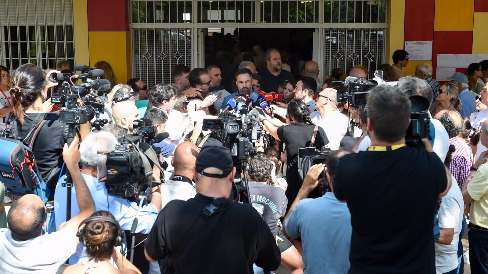 Abascal culpa a Feijóo del fracaso de la alternativa por su "blanqueamiento" del Gobierno de Sánchez