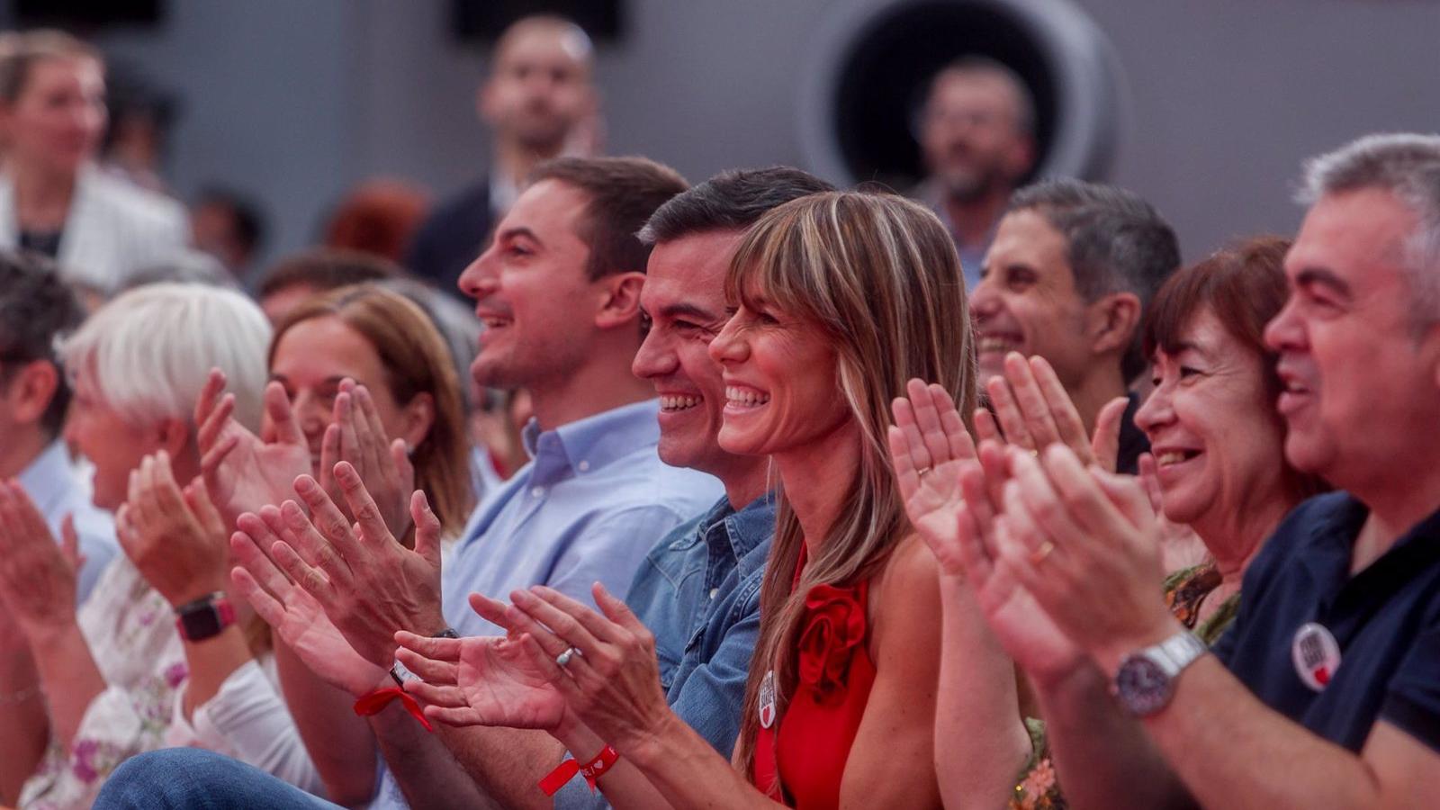 El PSOE-M destaca que uno de los dos escaños que sube Sánchez corresponde a Madrid: "Orgullosos del trabajo realizado"