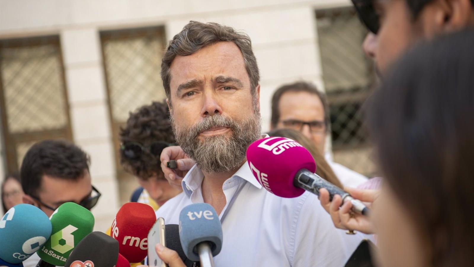  Vox anuncia que no será "obstáculo" para la investidura de Feijóo si convence a "un puñado" de diputados del PSOE