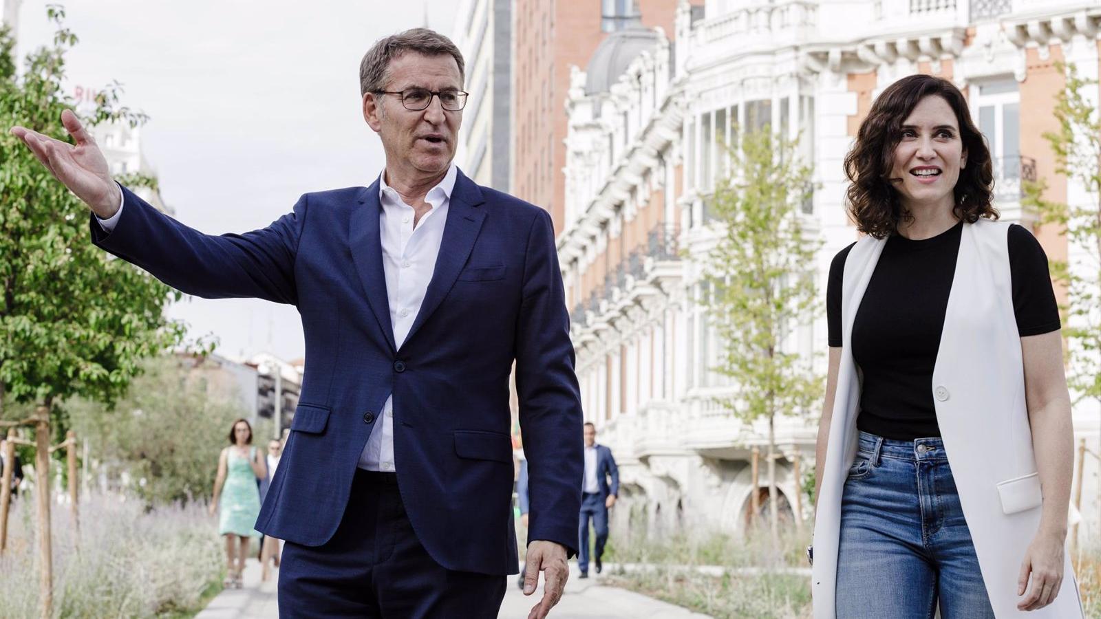 Díaz Ayuso alerta del "vergonzoso" acuerdo de Sánchez con "delincuentes" y defiende que Feijóo tiene el "mandato de las urnas"