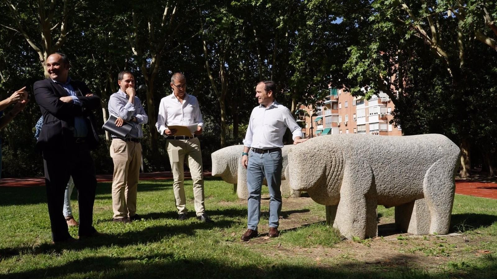 Nuevo alumbrado, zonas de calistenia y 76 árboles más dan forma a la mejora del Parque Z de Moratalaz