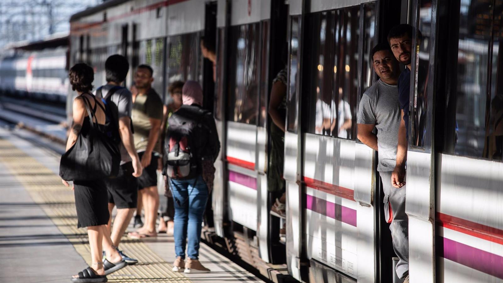 El consejero de Transportes carga contra la "vergüenza, caos y pesadilla" de Cercanías en Madrid