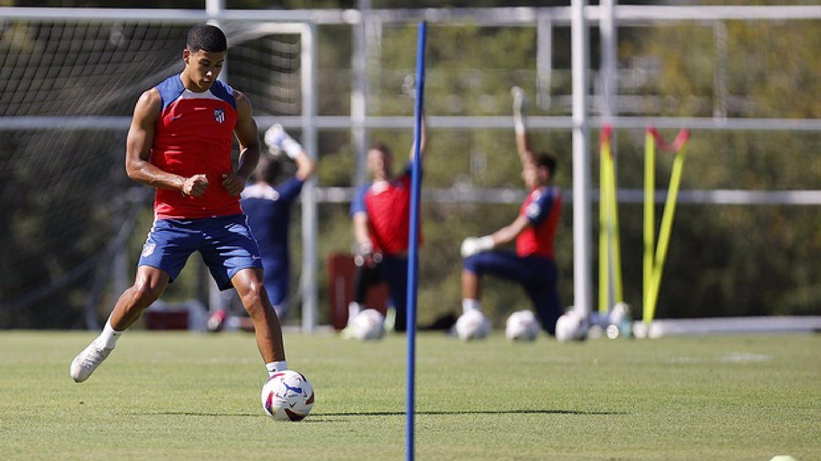 El Atlético de Madrid cede a Mouriño al Real Zaragoza