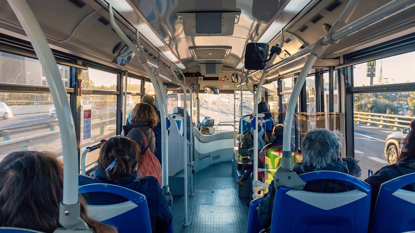 La Comunidad ampliará el horario nocturno de la línea de autobús 215 entre Torrejón y Paracuellos