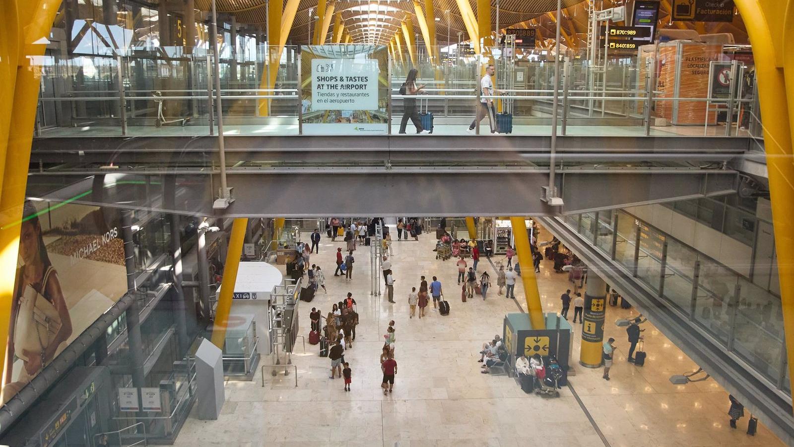 Barajas registró más de 34 millones de pasajeros hasta julio, un 25,8% más, con 221.600 operaciones
