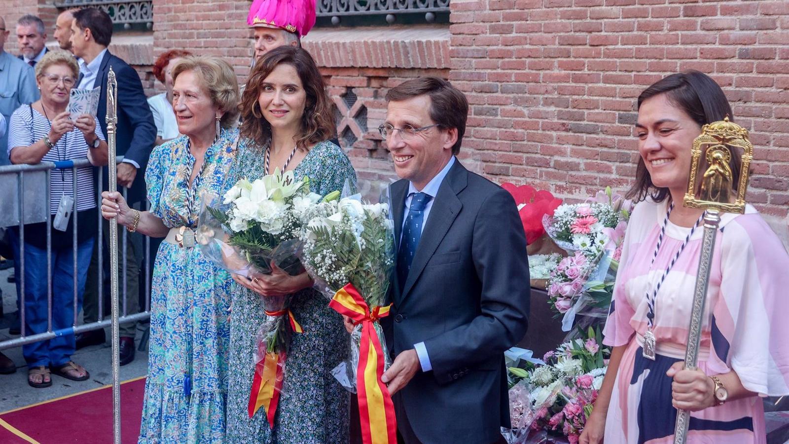 Díaz Ayuso pide a la Virgen de la Paloma por todos los que están solos