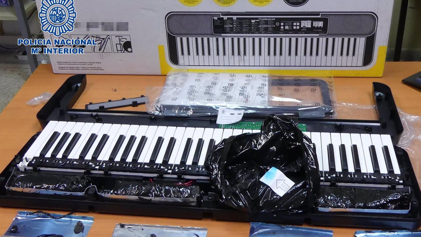 Siete detenidos y desmantelado un grupo dedicado al envío de cocaína y metanfetamina ocultas en aparatos musicales