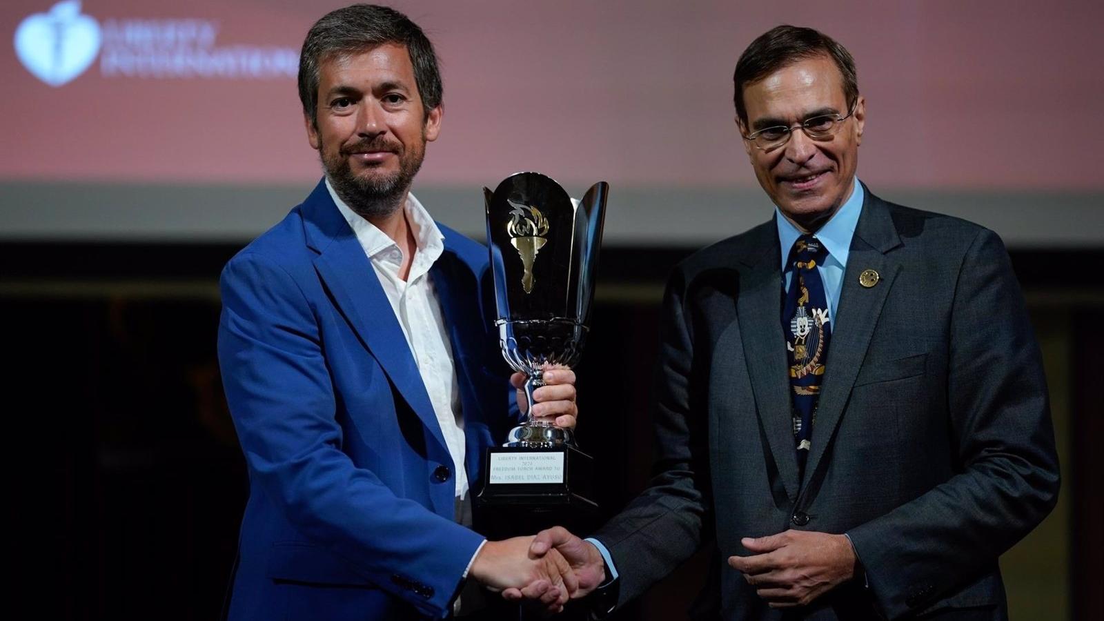 Díaz Ayuso, galardonada con 'La Antorcha de la Libertad' por hacer de Madrid un polo de atracción inversora y de talento