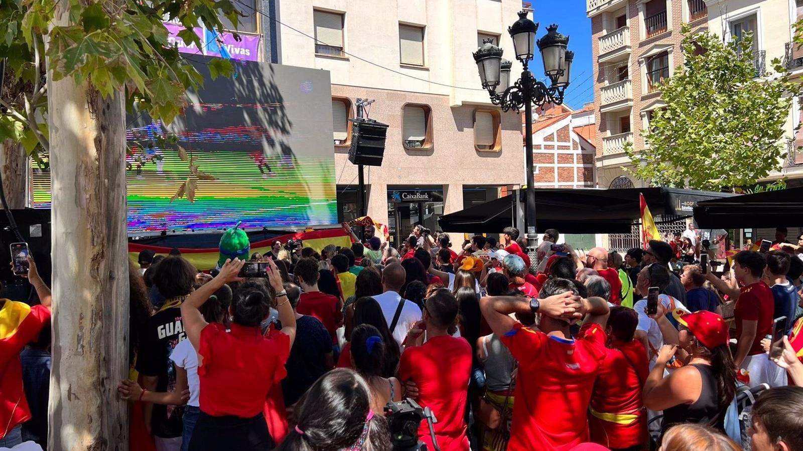 Más de 2.000 personas siguieron la final del Mundial femenino en la pantalla gigante de la plaza de España de Leganés
