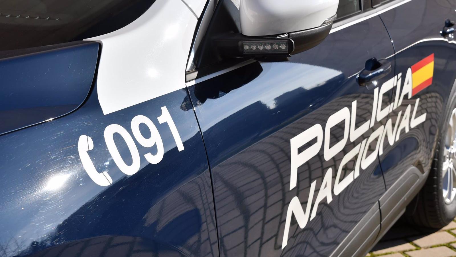 Roban tres vehículos de alta gama mediante alunizaje en un concesionrario de la calle Alcalá de Madrid