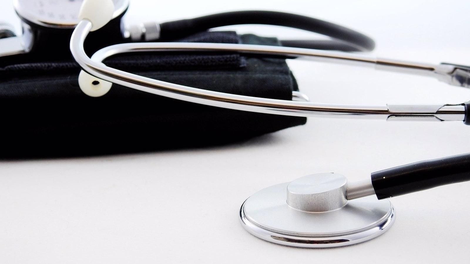 El 33,3% de la plantilla del Sermas se jubilará en la próxima década, entre ellos el 32,26% de los médicos