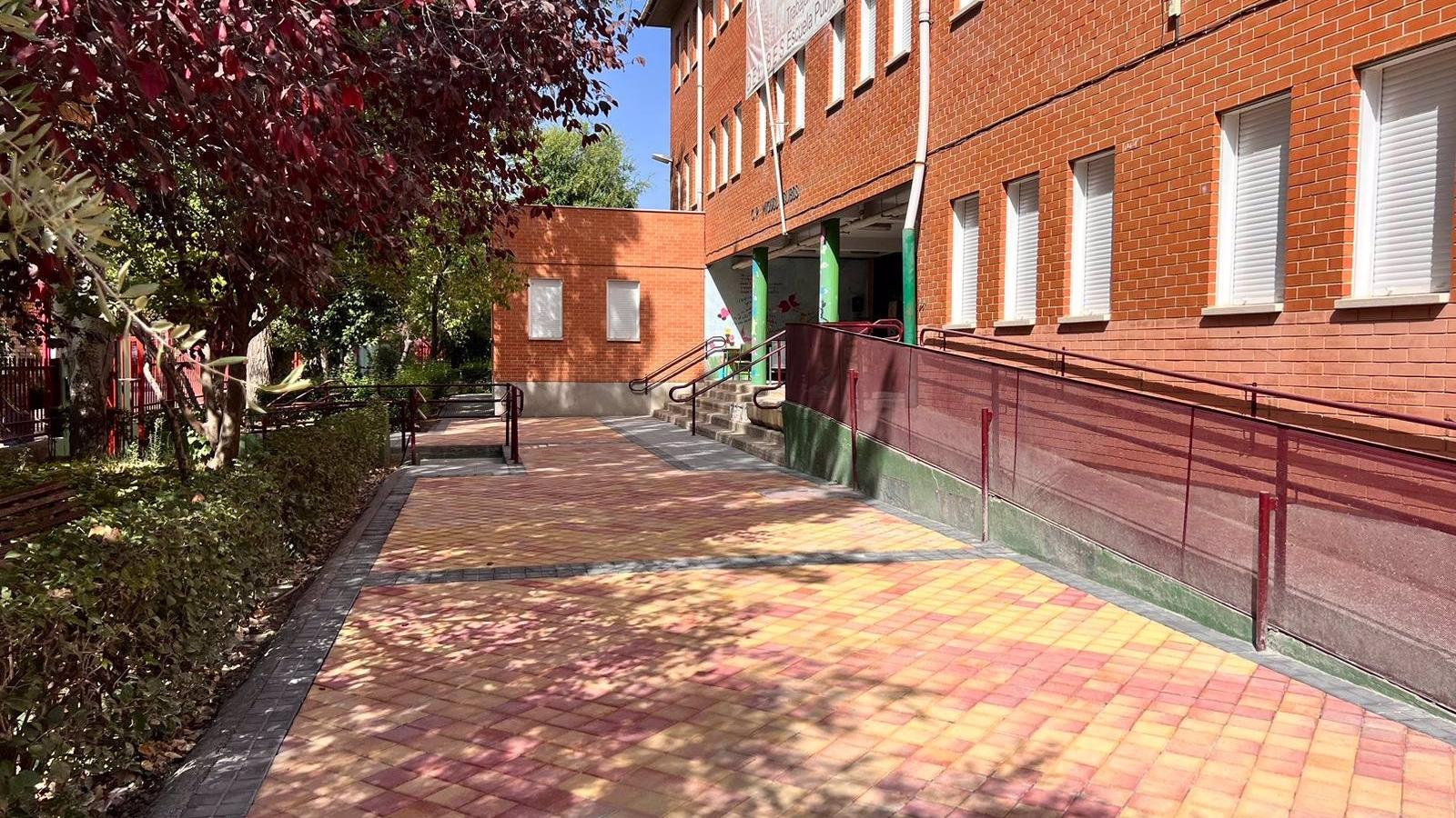 Mejoras en el CEIP Miguel Delibes de Leganés para facilitar la accesibilidad de alumnos con movilidad reducida