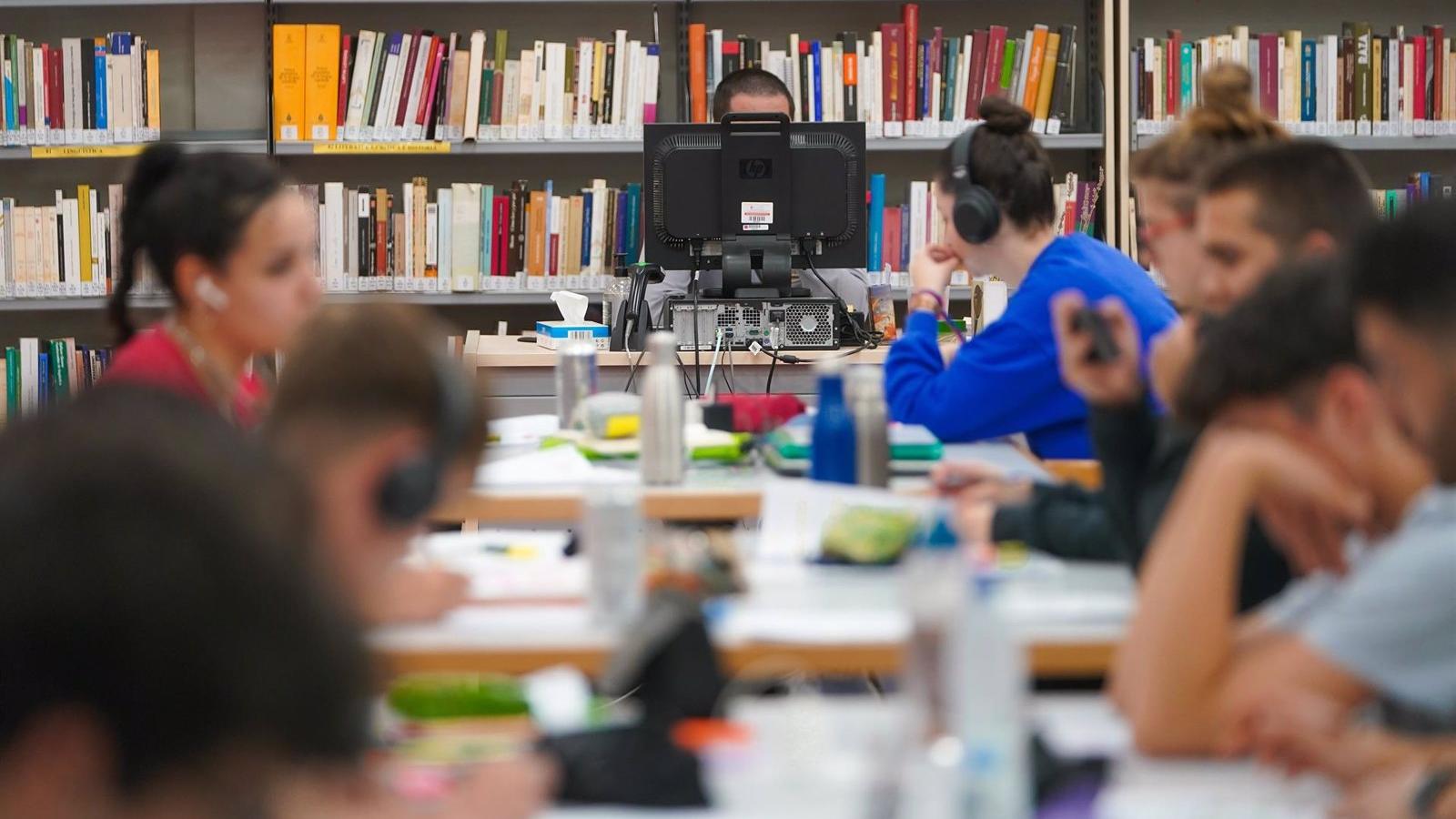 El Gobierno regional invierte más de diez millones en la ampliación de sus fondos bibliográficos