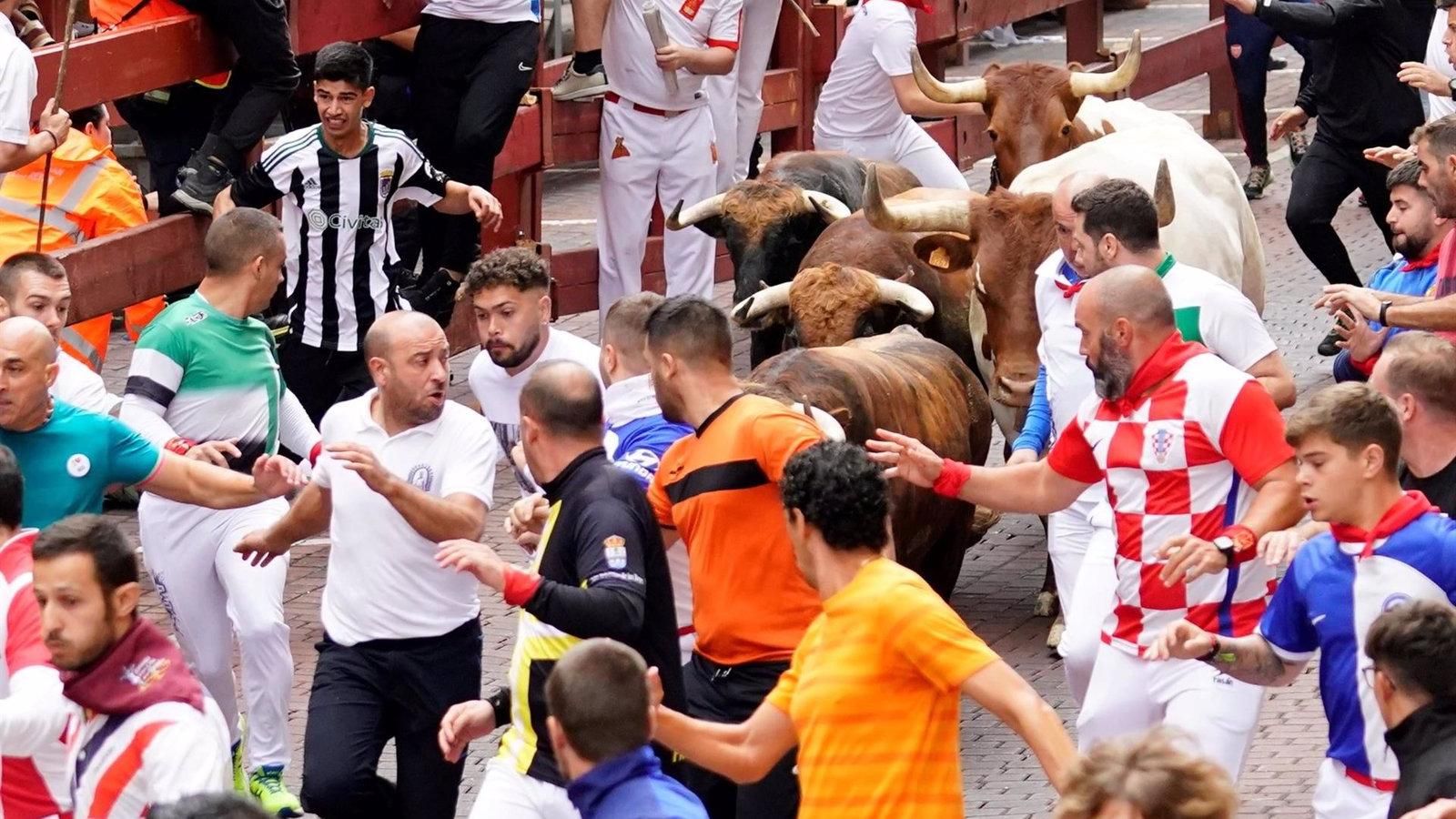 Cinco heridos leves por caídas en el séptimo encierro de las fiestas de Sanse