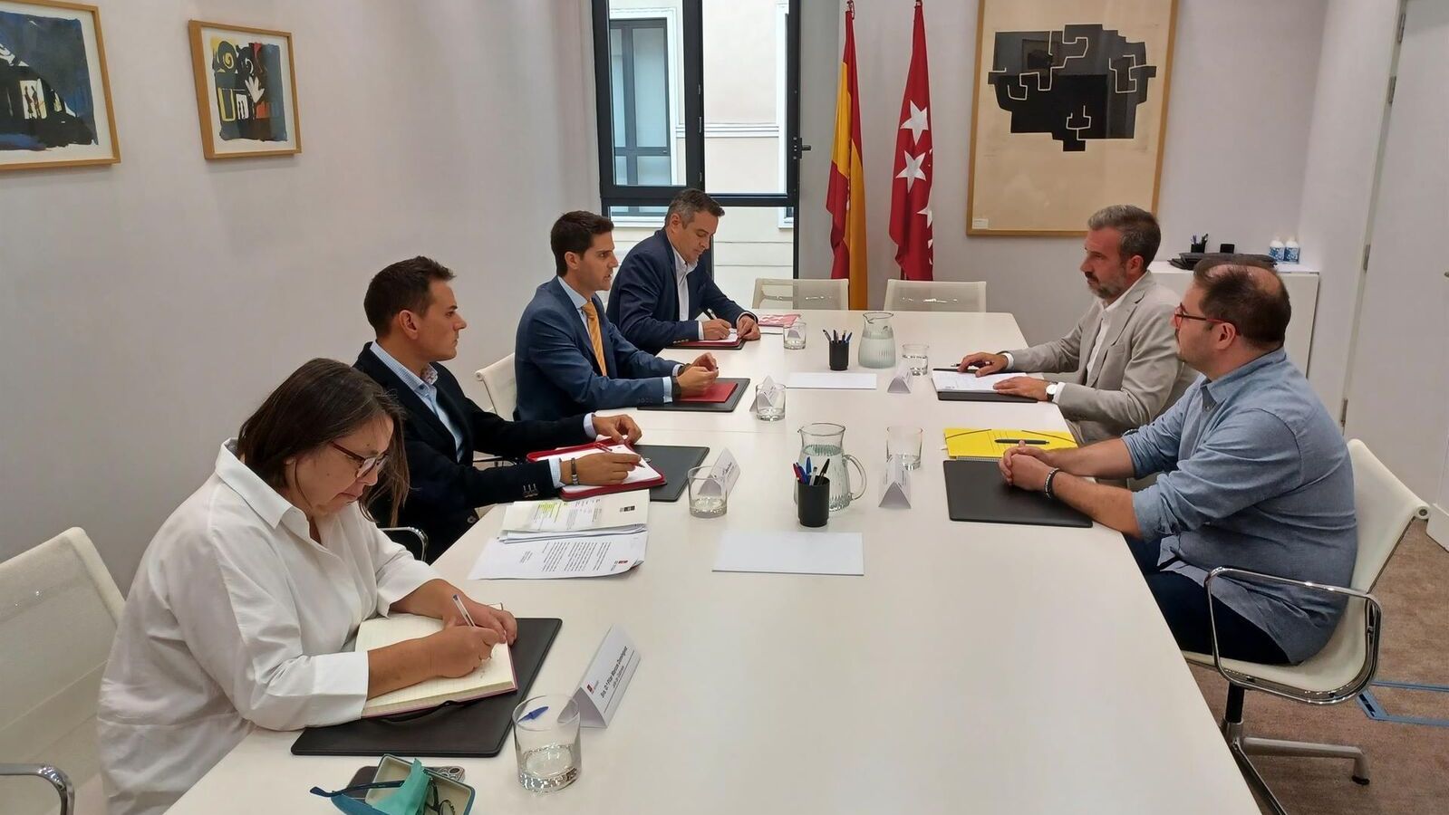 La Comunidad facilitará a las pequeñas y medianas librerías participar en el programa Accede de libros escolares