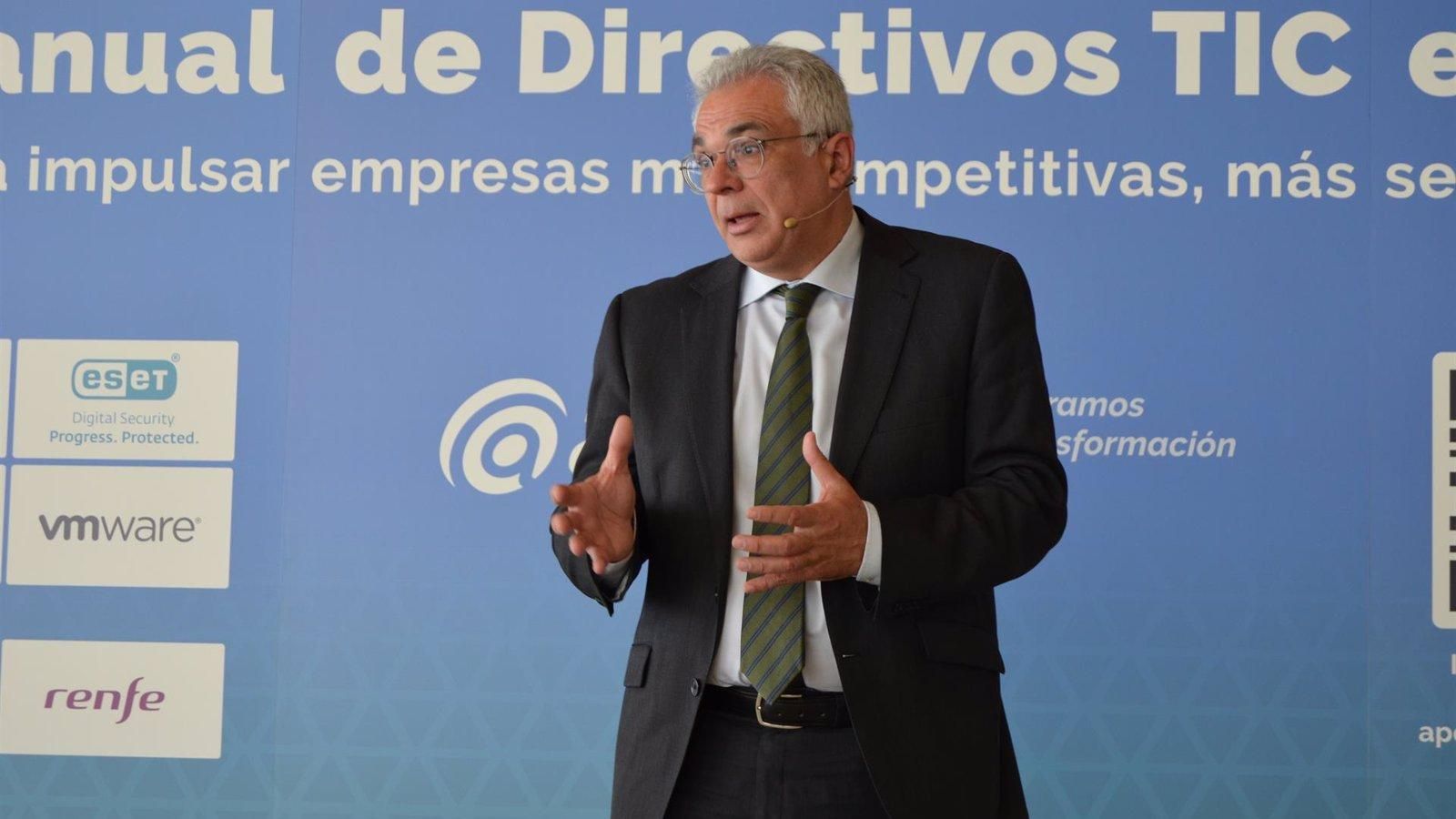 Izquierdo defiende la reducción de la deuda municipal en "1.000 millones": "Maestre o no se entera o engaña a los ciudadanos"