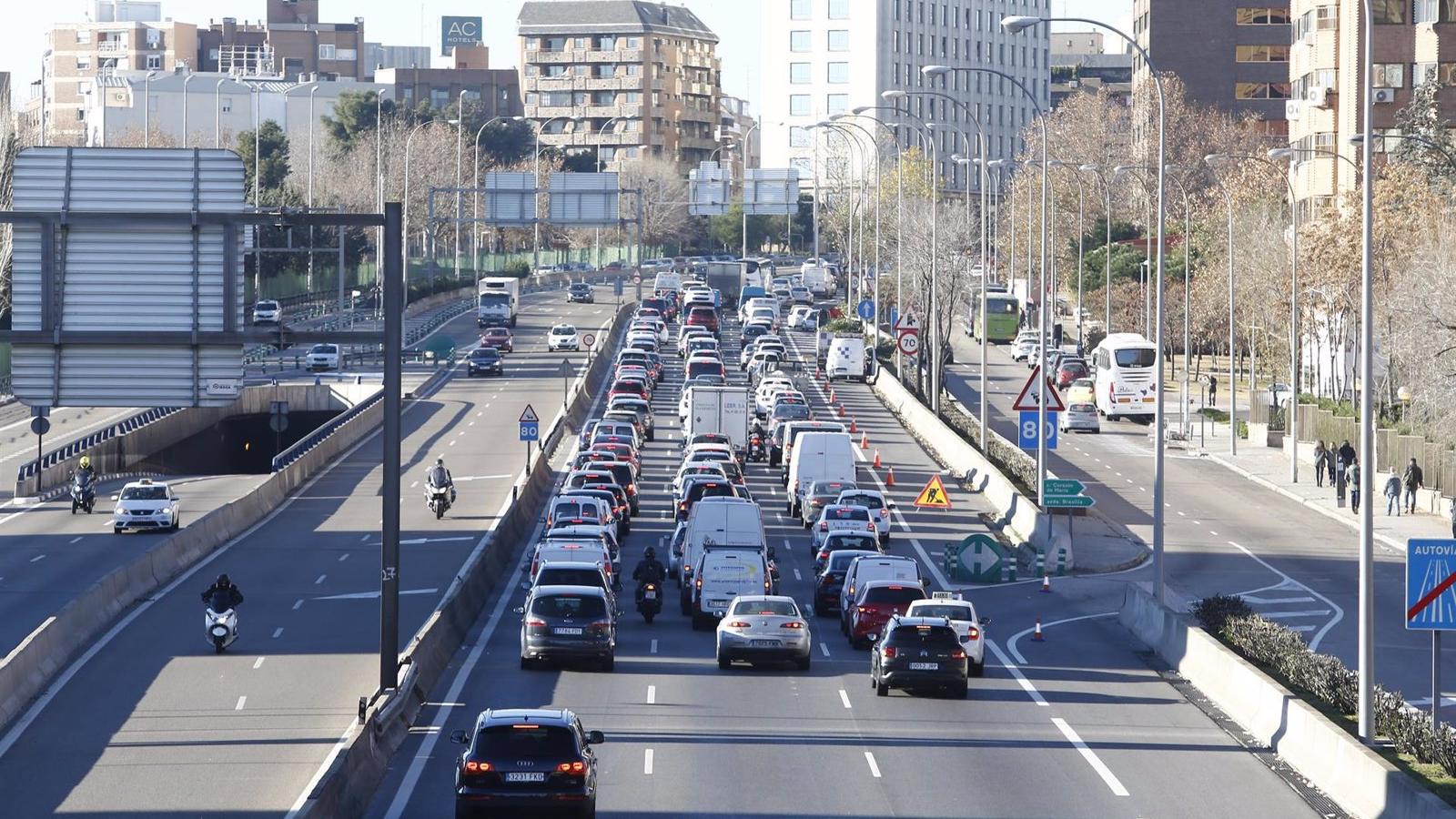 Cinco proyectos para mejorar los accesos a la A-1, A-2, A-4 y A-42