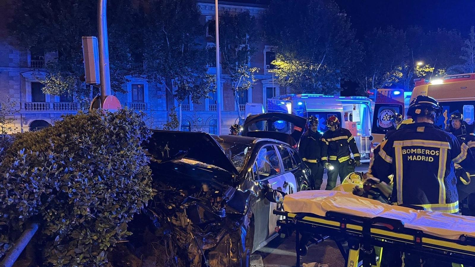 Un herido muy grave y otros dos graves tras un accidente de VTC en Atocha