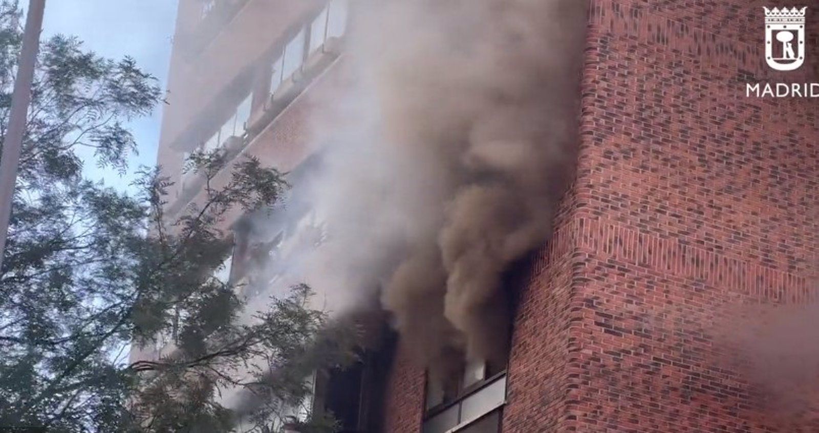 Muere un hombre y otro está muy grave por el incendio de una vivienda en Vallecas
